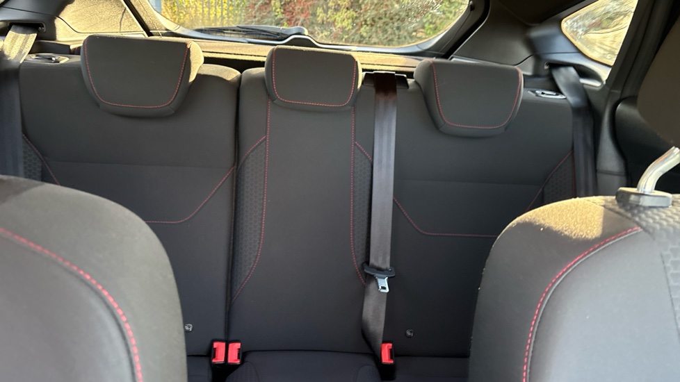 Ford Focus 1.0 EcoBoost 140 ST-Line Navigation 5dr Petrol Hatchback - Image 15