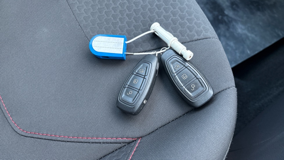 Ford Focus 1.0 EcoBoost 140 ST-Line Navigation 5dr Petrol Hatchback - Image 20
