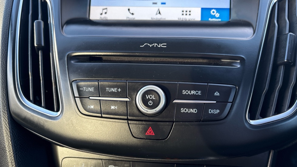 Ford Focus 1.0 EcoBoost 140 ST-Line Navigation 5dr Petrol Hatchback - Image 24