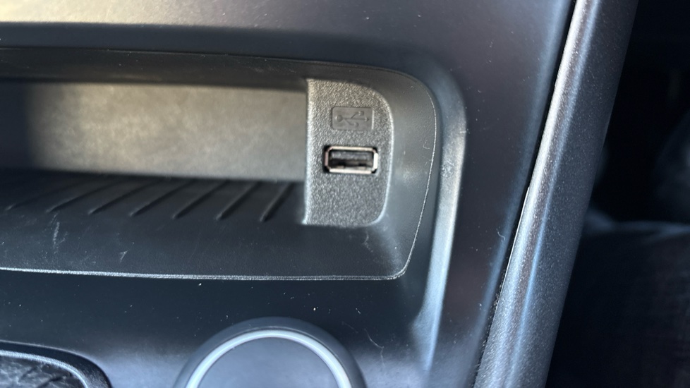 Ford Focus 1.0 EcoBoost 140 ST-Line Navigation 5dr Petrol Hatchback - Image 31