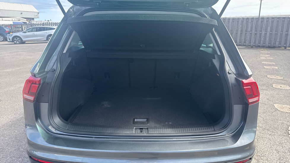 Volkswagen Tiguan 2.0 TDi 150 Match 5dr DSG Diesel Estate - Image 4