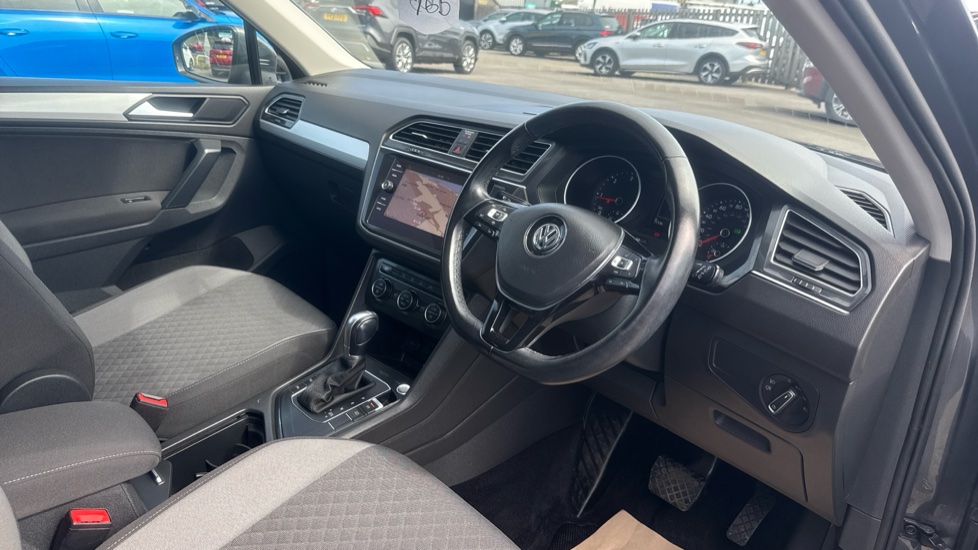 Volkswagen Tiguan 2.0 TDi 150 Match 5dr DSG Diesel Estate - Image 11