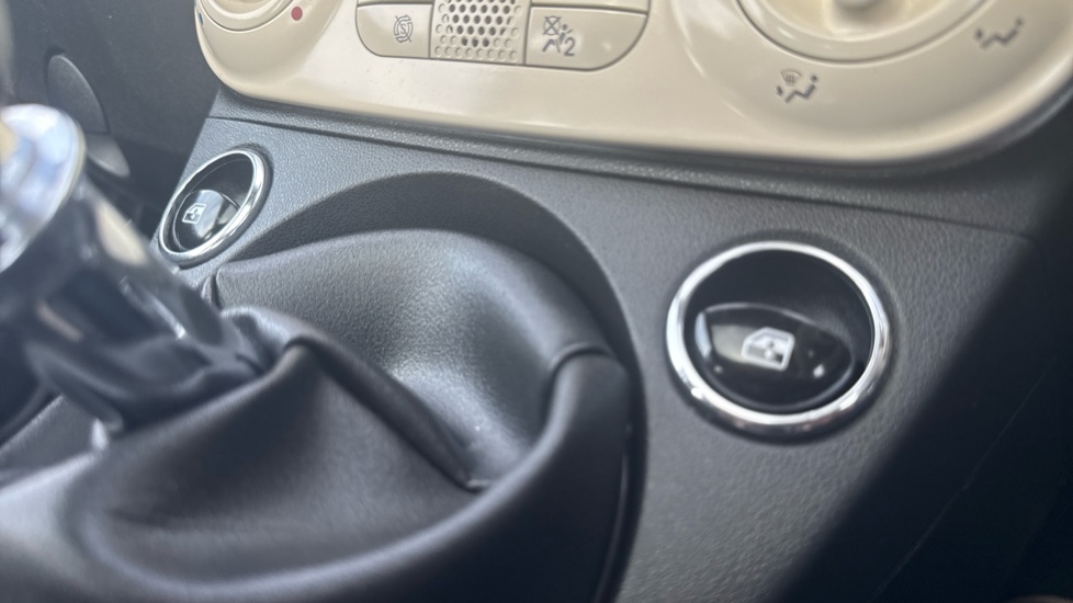 Fiat 500 1.0 Mild Hybrid 3dr Petrol Hatchback - Image 32