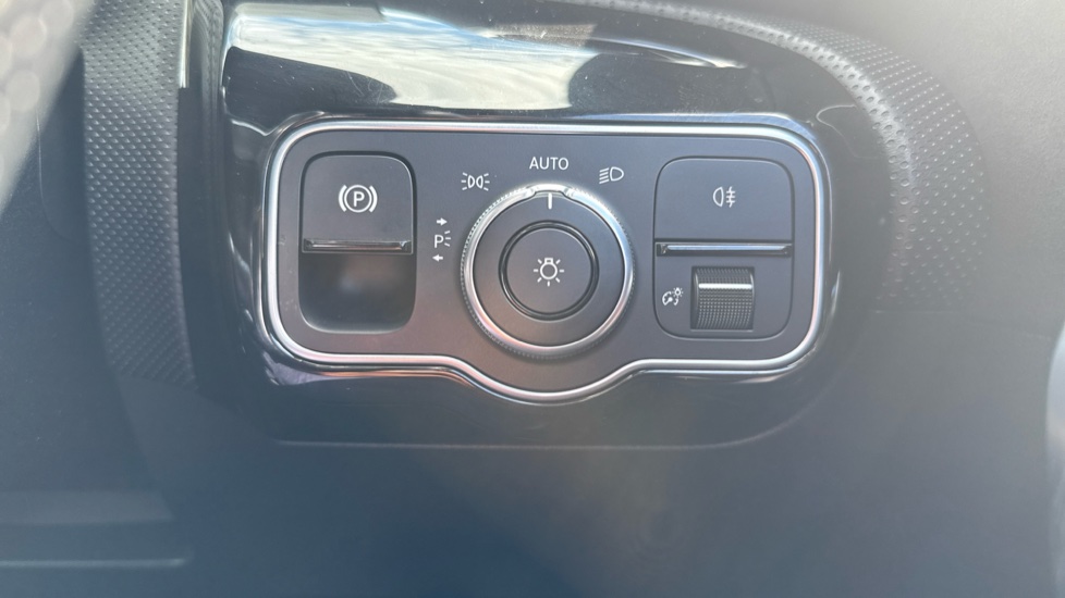 Mercedes-Benz A-Class A180d AMG Line 5dr Auto Diesel Hatchback - Image 33