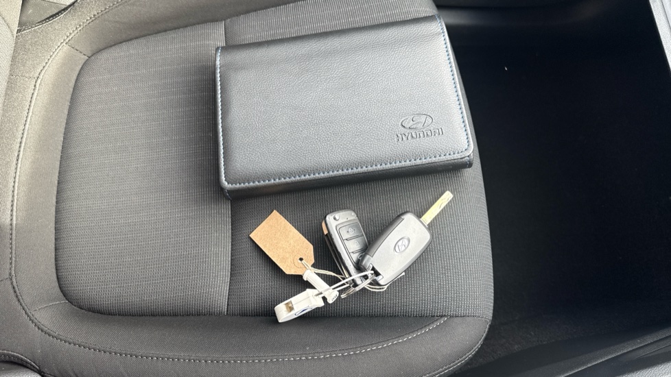 Hyundai KONA 1.6 GDi Hybrid SE Connect 5dr DCT Hybrid Hatchback - Image 19