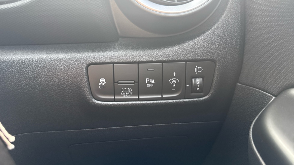 Hyundai KONA 1.6 GDi Hybrid SE Connect 5dr DCT Hybrid Hatchback - Image 27