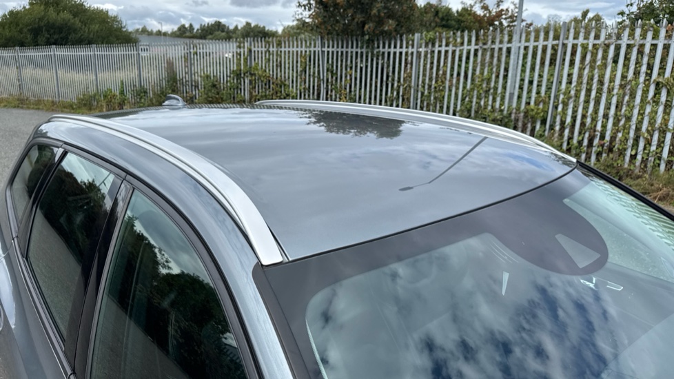 Volvo XC60 2.0 D4 Momentum 5dr Geartronic Diesel Estate - Image 27