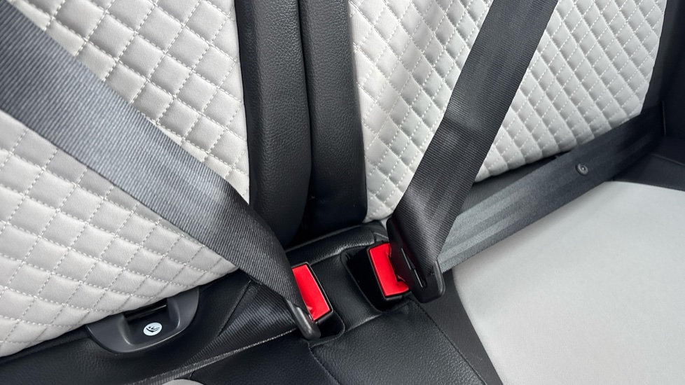 Fiat 500 1.0 Mild Hybrid Dolcevita [Part Leather] 3dr Petrol Hatchback - Image 17