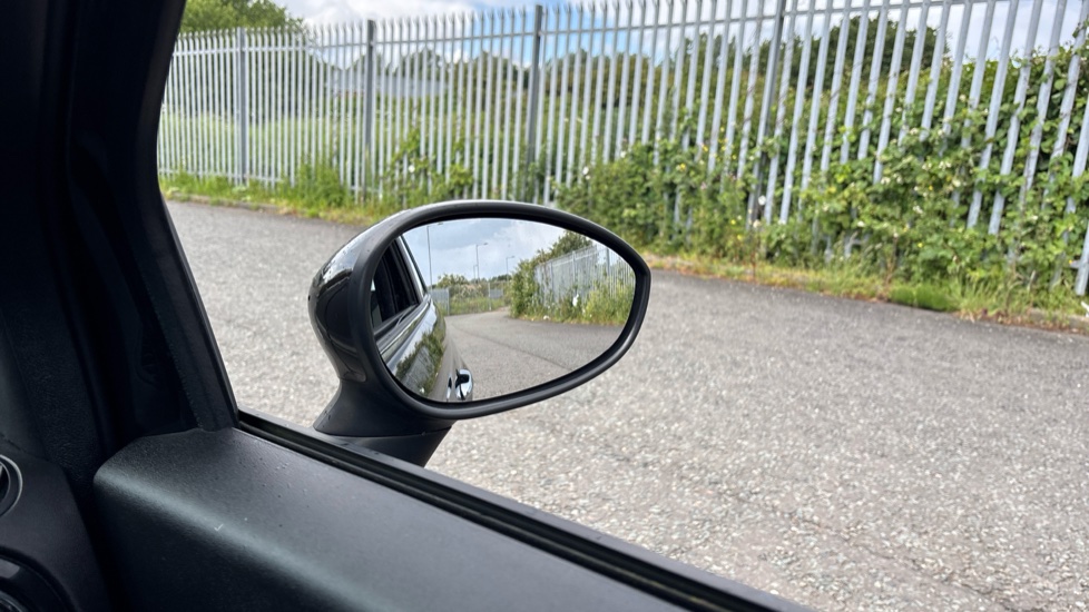 Fiat 500 1.0 Mild Hybrid Dolcevita [Part Leather] 3dr Petrol Hatchback - Image 24