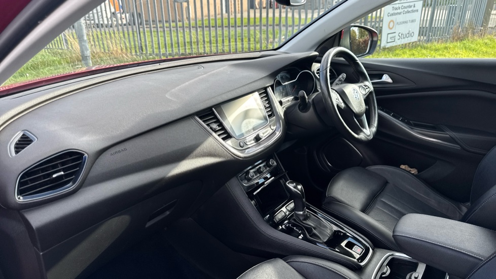 Vauxhall Grandland X 1.2 Turbo Elite Nav 5dr Auto [8 Speed] Petrol Hatchback - Image 9