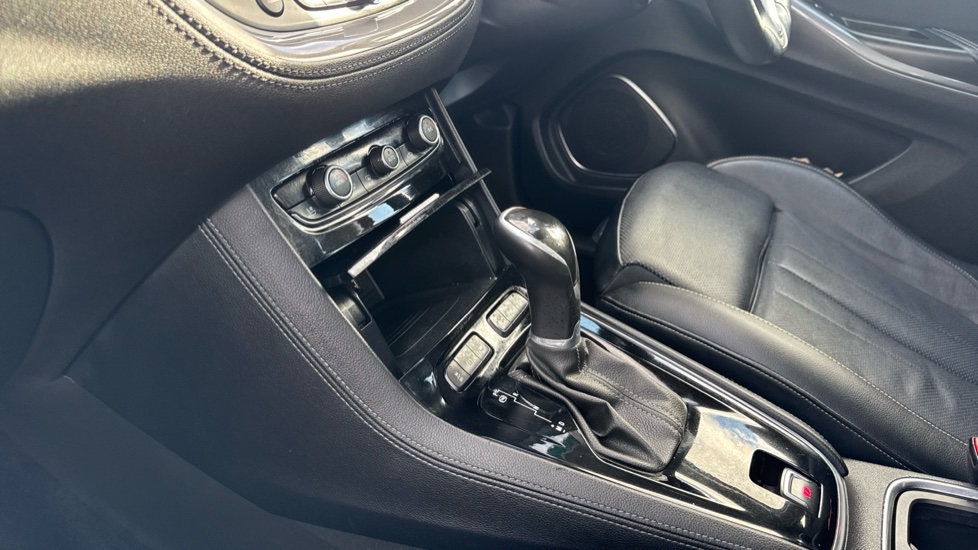 Vauxhall Grandland X 1.2 Turbo Elite Nav 5dr Auto [8 Speed] Petrol Hatchback - Image 13