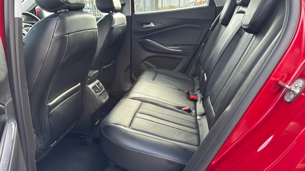 Vauxhall Grandland X 1.2 Turbo Elite Nav 5dr Auto [8 Speed] Petrol Hatchback - Image 16