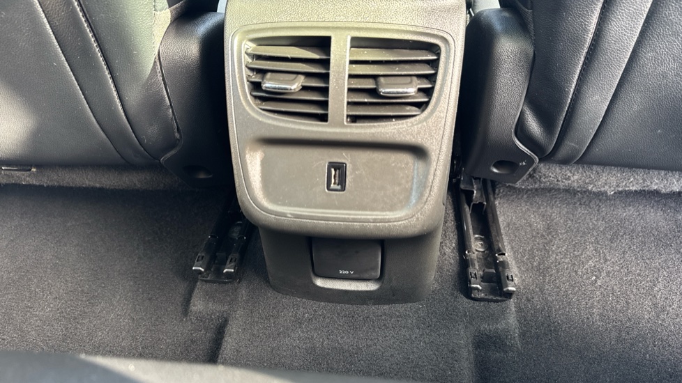 Vauxhall Grandland X 1.2 Turbo Elite Nav 5dr Auto [8 Speed] Petrol Hatchback - Image 27
