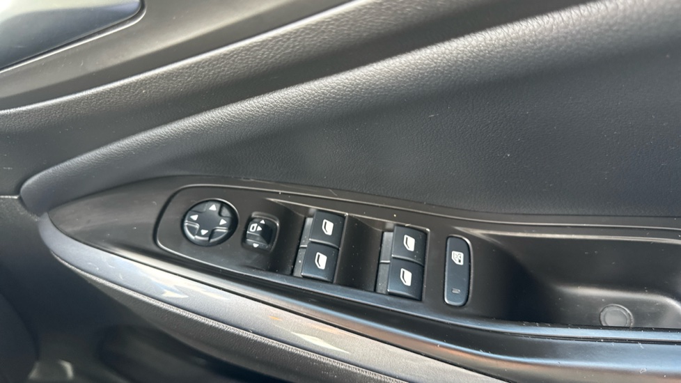 Vauxhall Grandland X 1.2 Turbo Elite Nav 5dr Auto [8 Speed] Petrol Hatchback - Image 33