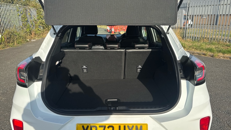Ford Puma 1.0 EcoBoost Hybrid mHEV ST-Line X 5dr DCT Petrol Hatchback - Image 4