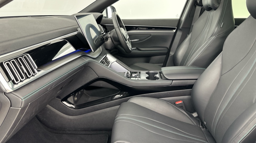 BYD Seal U 1.5 DM-i Comfort 5dr Auto Estate - Image 10