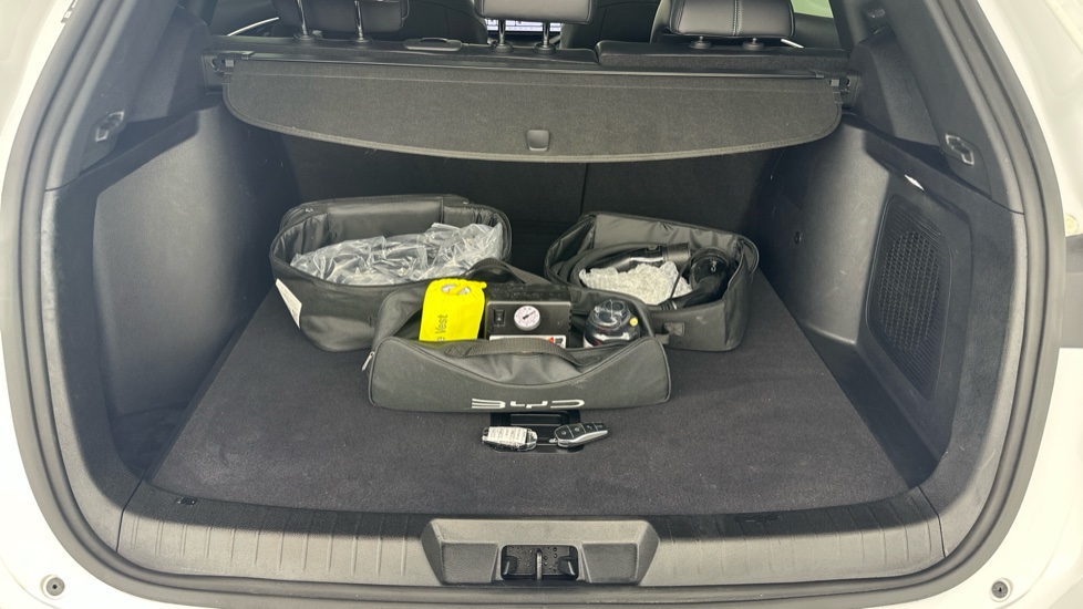 BYD Seal U 1.5 DM-i Comfort 5dr Auto Estate - Image 14