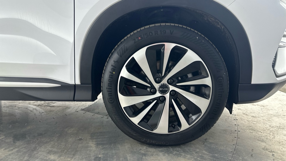 BYD Seal U 1.5 DM-i Comfort 5dr Auto Estate - Image 18