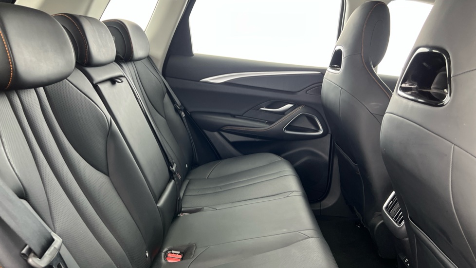 BYD Sealion 5 1.5 DM-i Comfort 5dr Auto Estate - Image 12