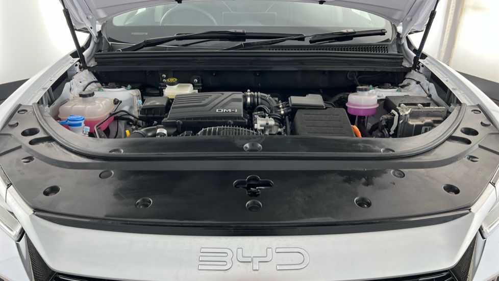 BYD Sealion 5 1.5 DM-i Design 5dr Auto Estate - Image 21