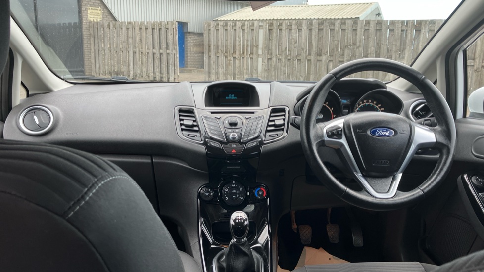 Ford Fiesta 1.25 82 Zetec 5dr Petrol Hatchback - Image 10