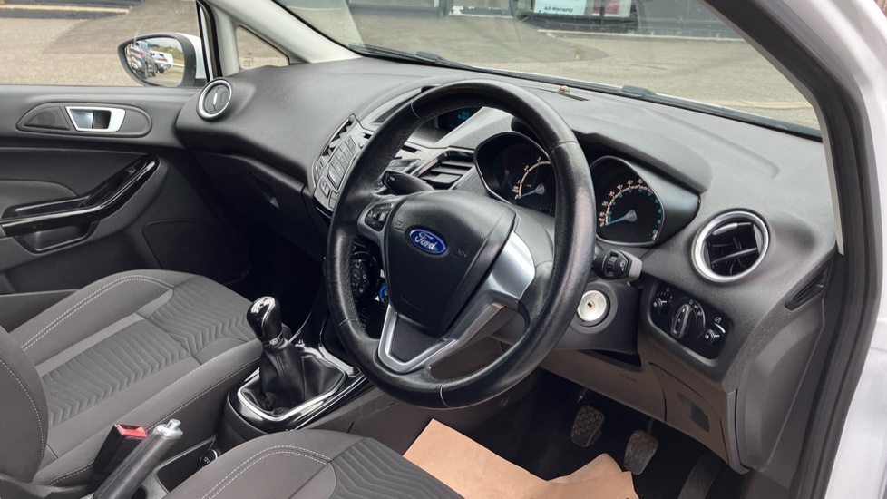 Ford Fiesta 1.25 82 Zetec 5dr Petrol Hatchback - Image 11