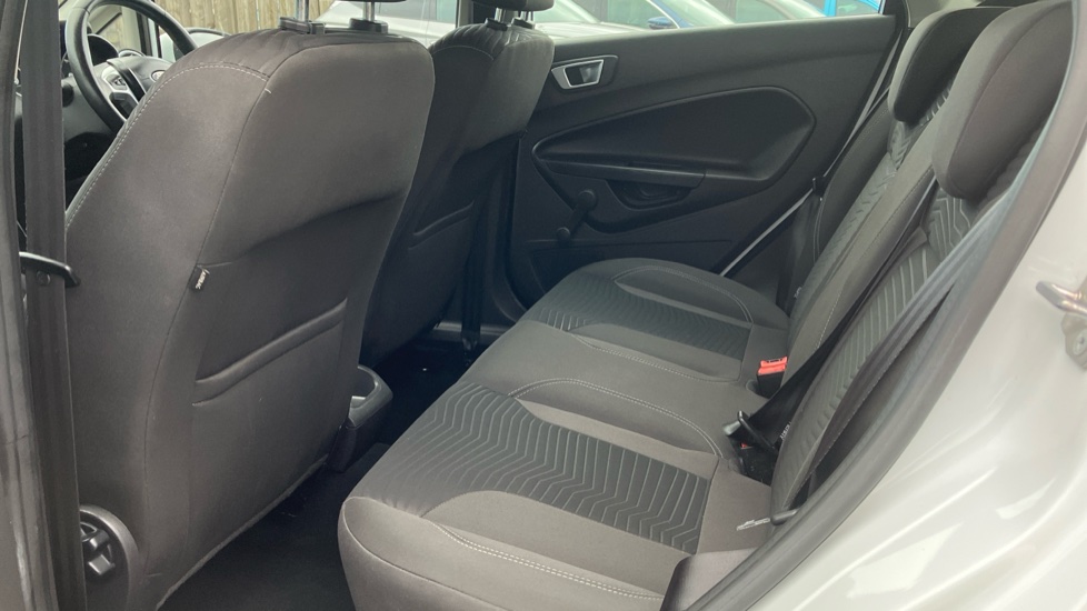 Ford Fiesta 1.25 82 Zetec 5dr Petrol Hatchback - Image 16
