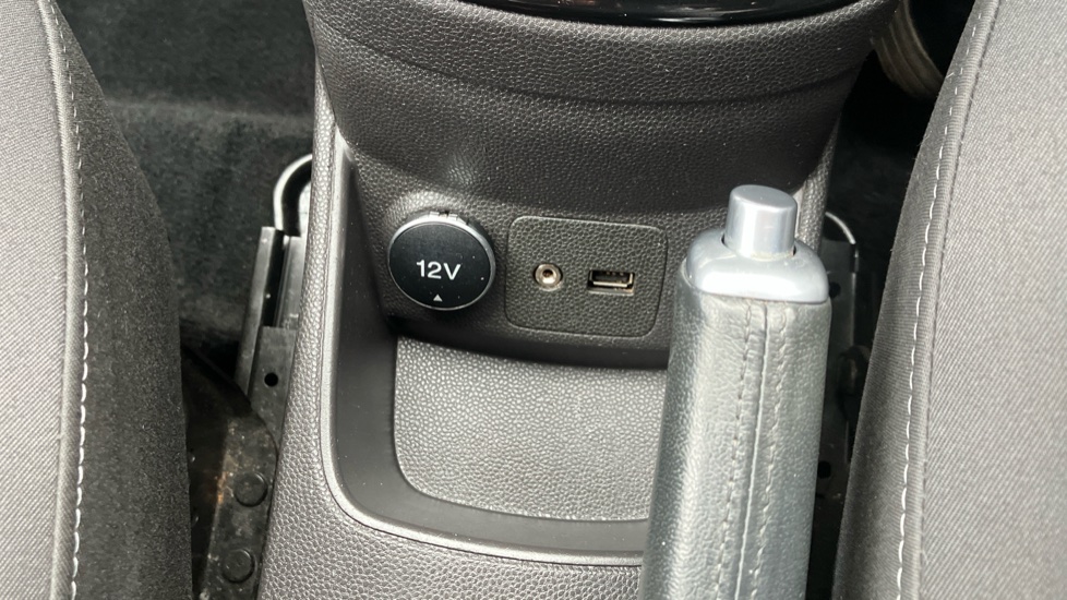 Ford Fiesta 1.25 82 Zetec 5dr Petrol Hatchback - Image 22