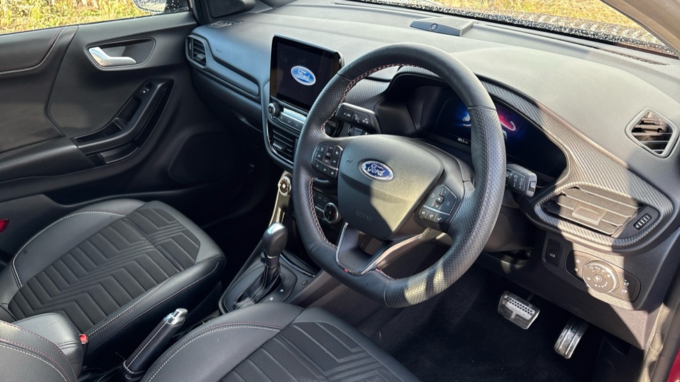 Ford Puma 1.0 EcoBoost Hybrid mHEV Vivid Ruby Ed 5dr DCT Petrol Hatchback - Image 11