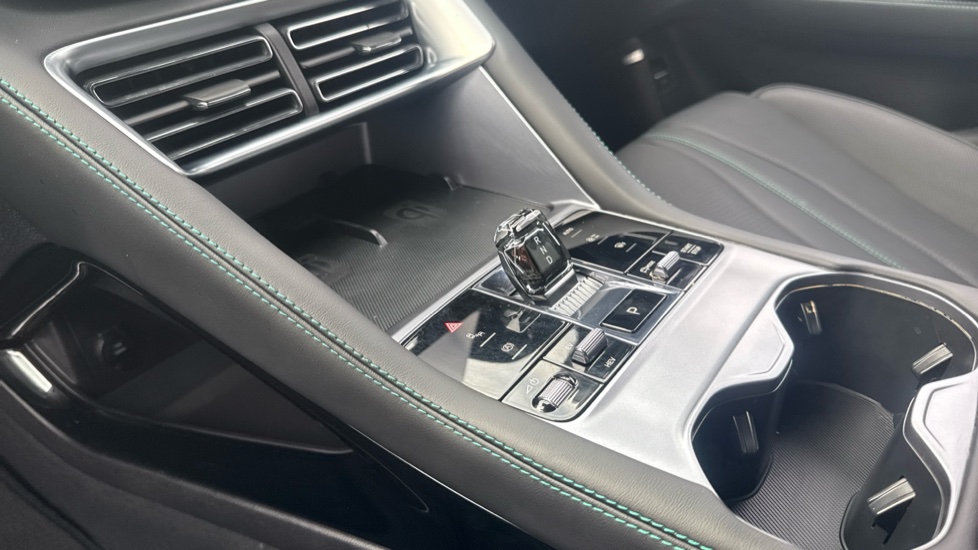 BYD Seal U 1.5 DM-i Comfort 5dr Auto Estate - Image 13