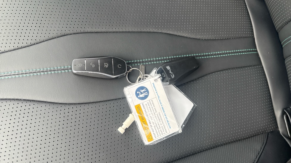 BYD Seal U 1.5 DM-i Comfort 5dr Auto Estate - Image 20