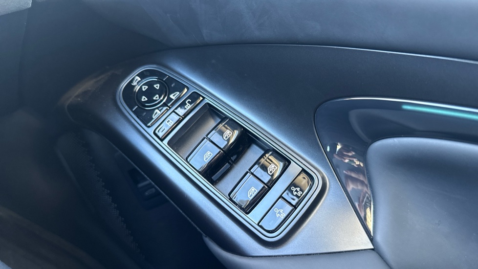 BYD Seal 230kW Design 83kWh 4dr Auto Electric Saloon - Image 25