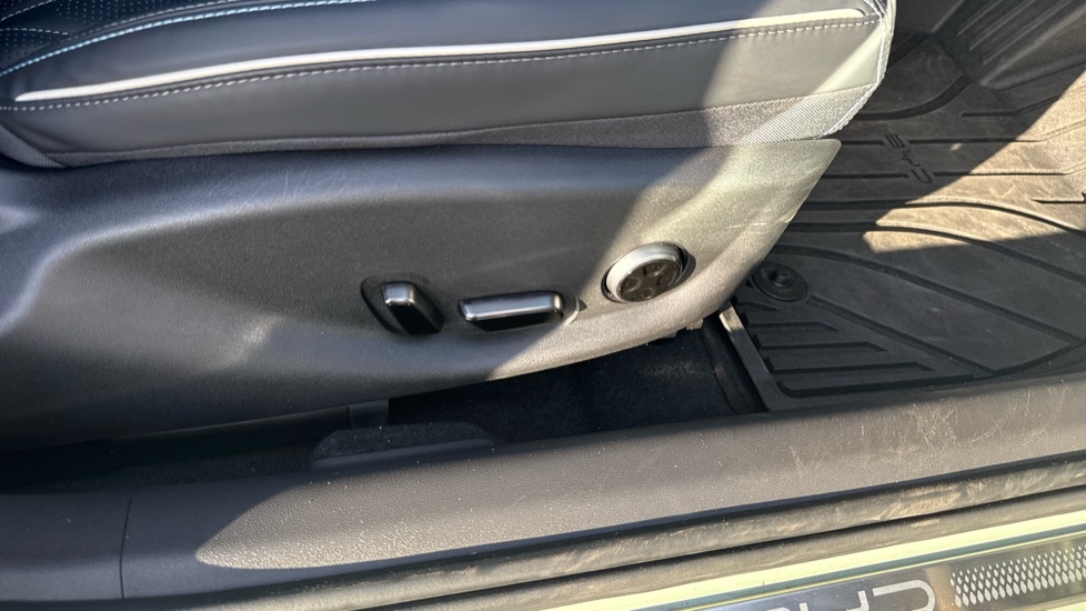 BYD Seal 230kW Design 83kWh 4dr Auto Electric Saloon - Image 34