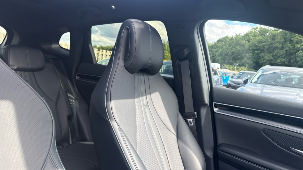 BYD Seal U 1.5 DM-i Comfort 5dr Auto Estate - Image 33
