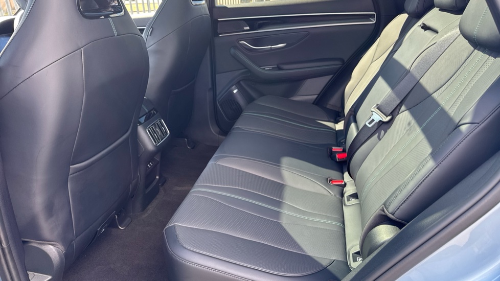 BYD Seal U 1.5 DM-i Comfort 5dr Auto Estate - Image 16