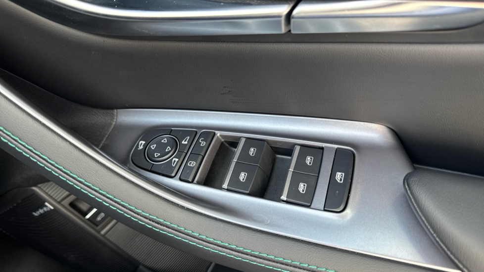 BYD Seal U 1.5 DM-i Comfort 5dr Auto Estate - Image 37