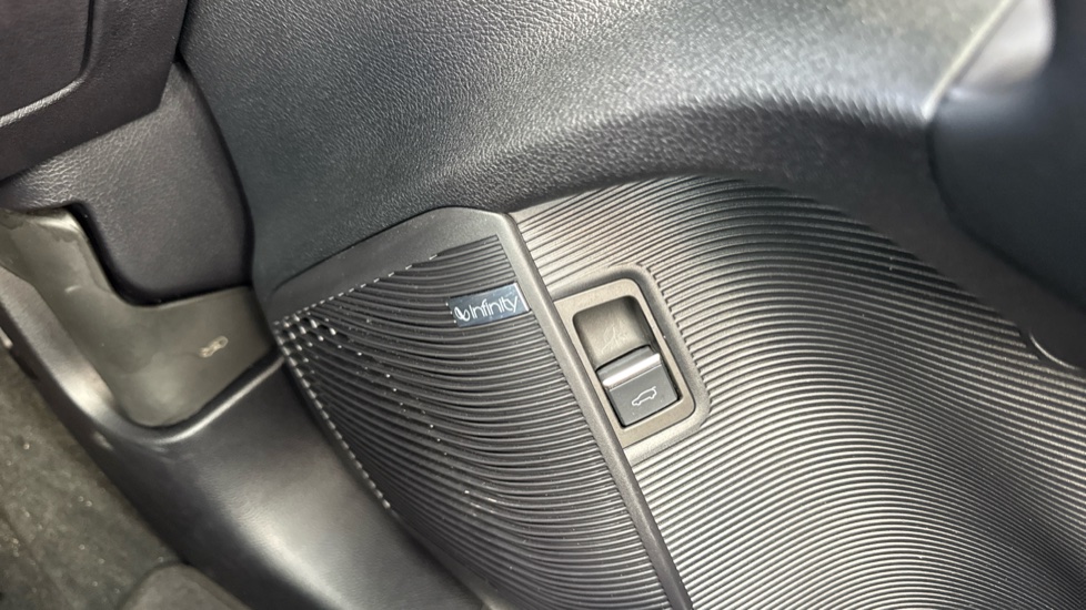 BYD Seal U 1.5 DM-i Comfort 5dr Auto Estate - Image 38