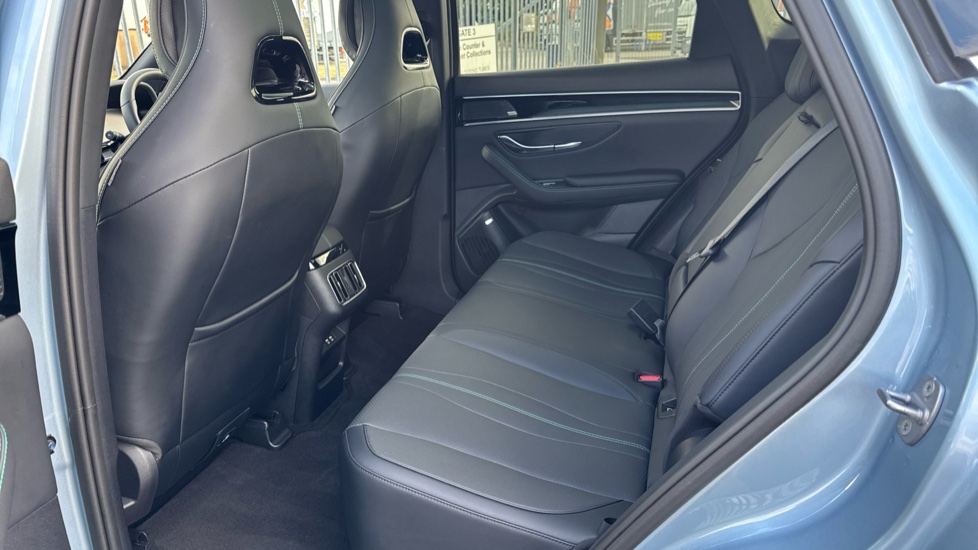 BYD Seal U 1.5 DM-i Comfort 5dr Auto Estate - Image 16