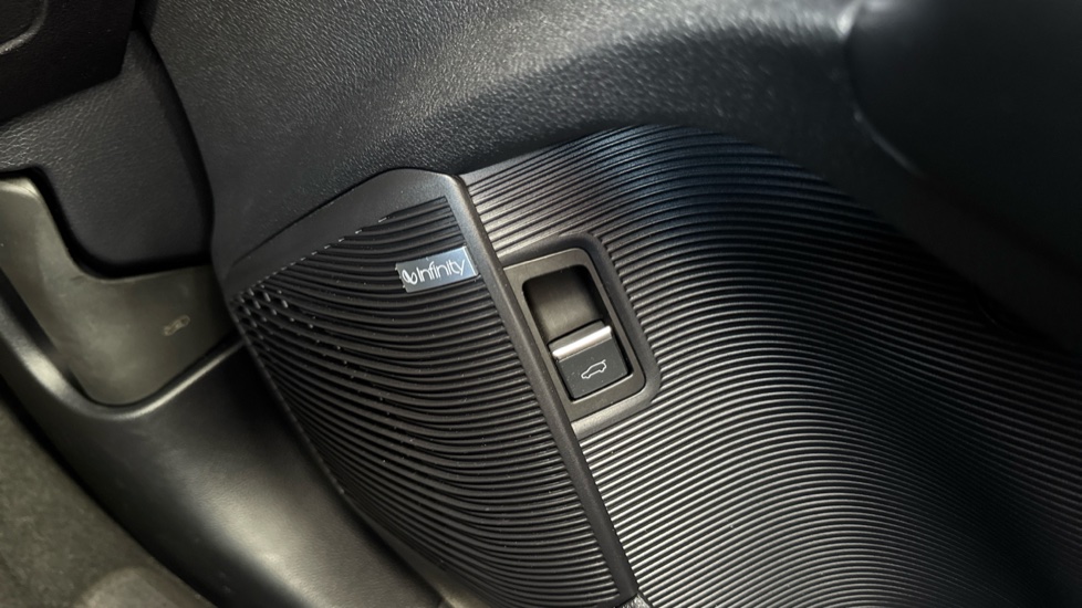 BYD Seal U 1.5 DM-i Comfort 5dr Auto Estate - Image 38