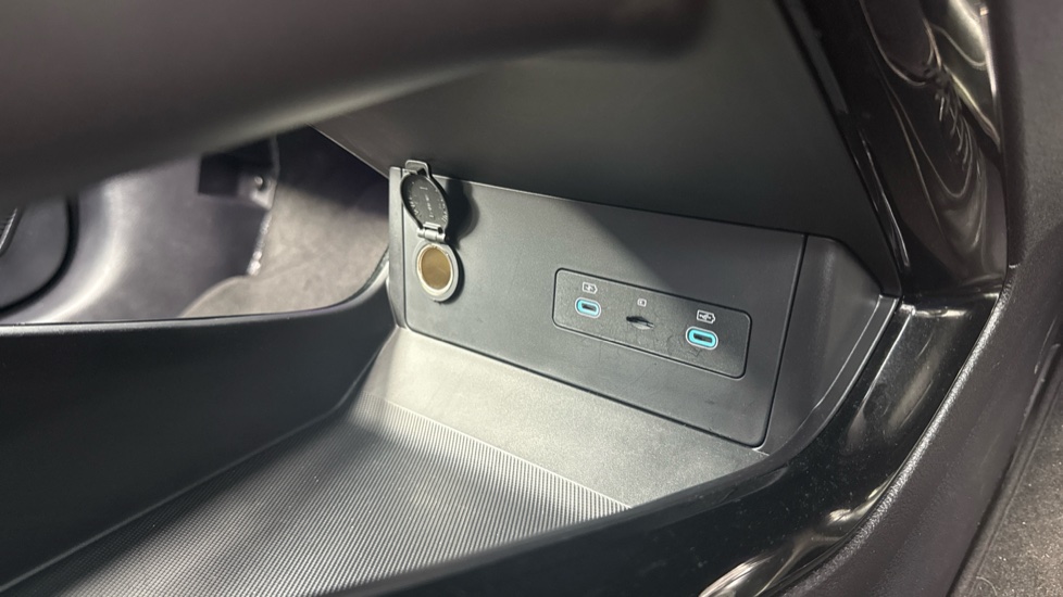 BYD Seal U 1.5 DM-i Comfort 5dr Auto Estate - Image 37