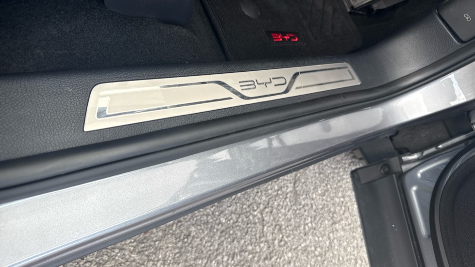 BYD Seal U 1.5 DM-i Comfort 5dr Auto Estate - Image 38