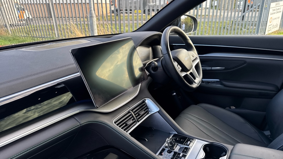 BYD Seal U 1.5 DM-i Comfort 5dr Auto Estate - Image 9