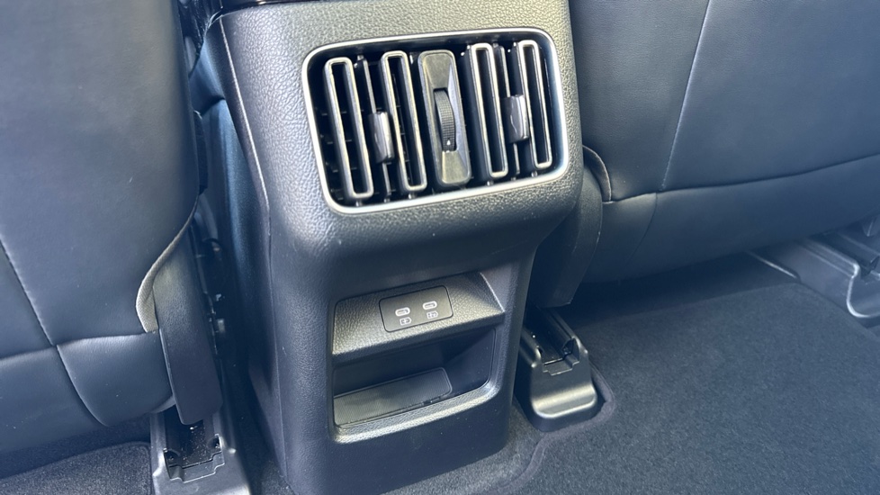 BYD Seal U 1.5 DM-i Comfort 5dr Auto Estate - Image 37