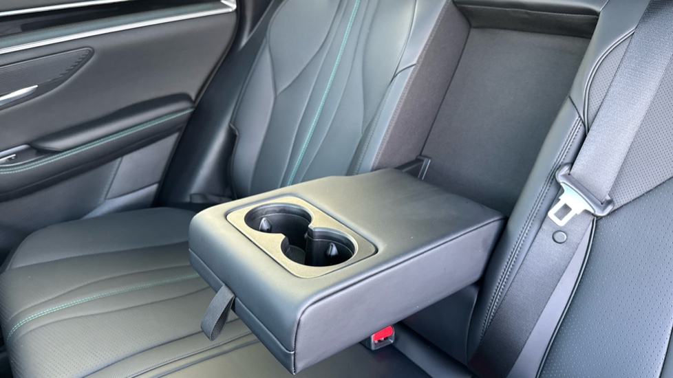 BYD Seal U 1.5 DM-i Comfort 5dr Auto Estate - Image 38
