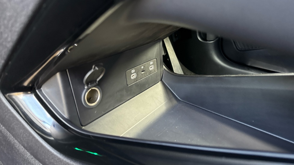 BYD Seal U 1.5 DM-i Comfort 5dr Auto Estate - Image 39
