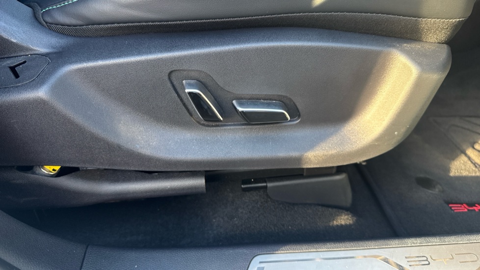 BYD Seal U 1.5 DM-i Comfort 5dr Auto Estate - Image 26