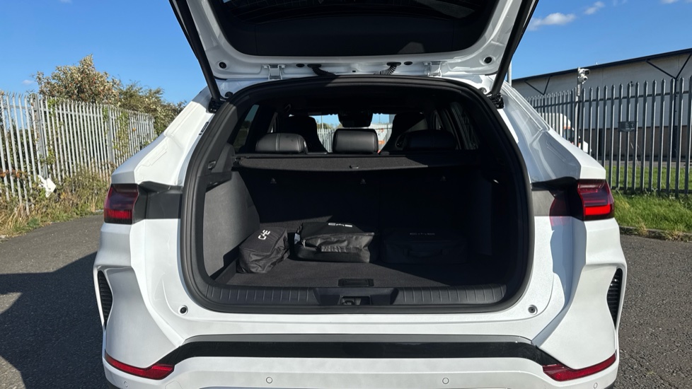 BYD Seal U 1.5 DM-i Comfort 5dr Auto Estate - Image 4