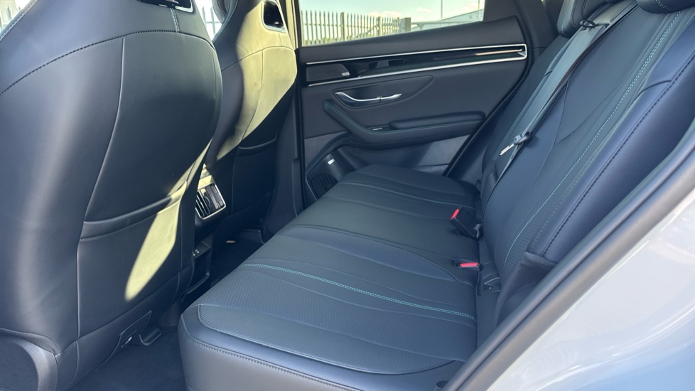 BYD Seal U 1.5 DM-i Comfort 5dr Auto Estate - Image 16
