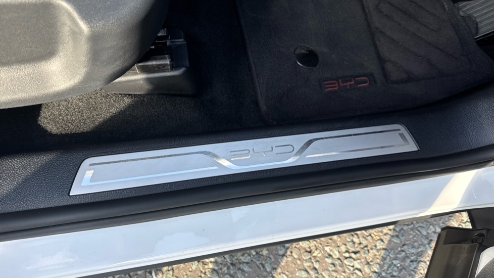 BYD Seal U 1.5 DM-i Comfort 5dr Auto Estate - Image 35