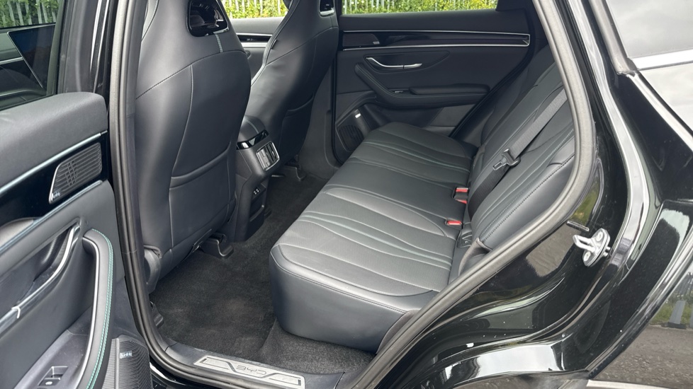 BYD Seal U 1.5 DM-i Comfort 5dr Auto Estate - Image 16